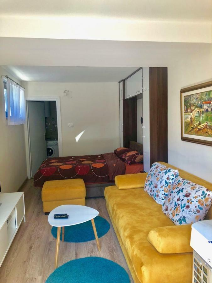 Apartment T-a